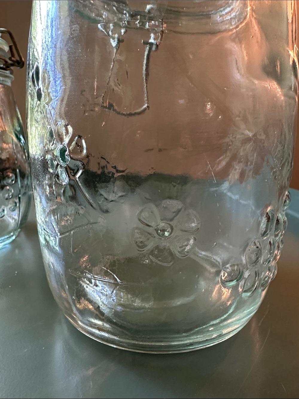 Set of two glass vintage jars with metal clasps - Picture 6 of 9